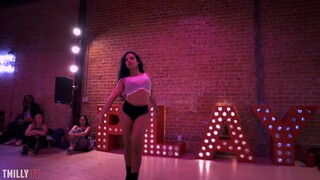 【PLAY สตูดิโอเต้น】การเต้นที่เซ็กซี่ที่สุดในประวัติศาสตร์โดย Janet Jackson | Would You Mind เรียบเรีย