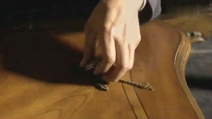 Đồng hồ Đại Ý Thất Kim