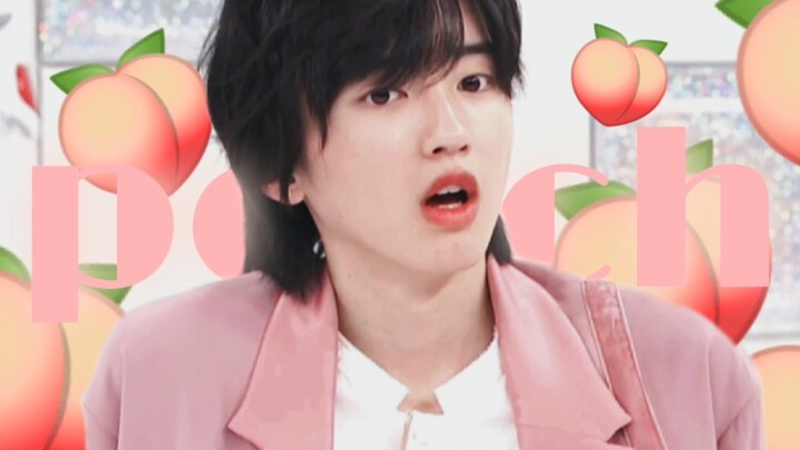 Tolong... aku... benar-benar rasa persik omega!!! Kenapa dia bisa secantik ini?! Ah—!!