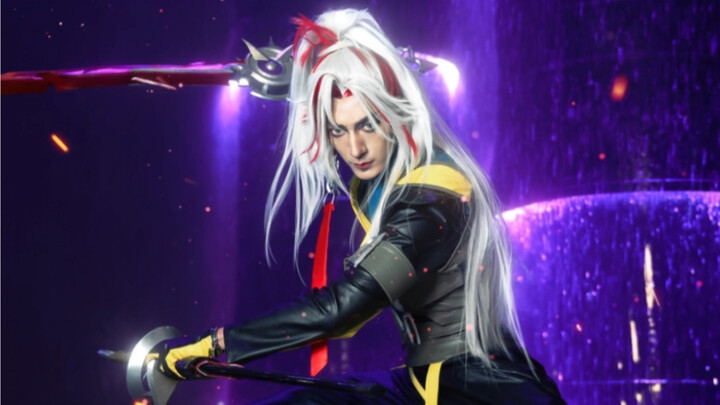 A kind netizen wants to see a funny blogger cosplay Yone.