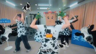 【Little Harvest】5.27 Shouzi challenges the cow dance~ Ⅰ Why is the director still looking for a stan