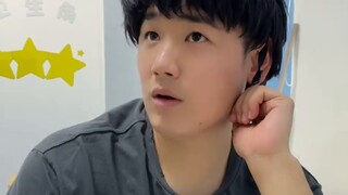 Bạn có cảm thấy đau đớn khi phải nhịn cười trong lớp không?