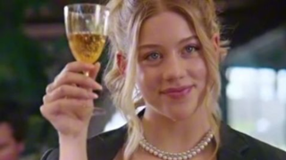 นางแบบสุดแซ่บ พากย์ไทย