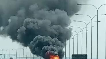 excident di jambatan pulau pinang ke 2 ( kereta terbakar )