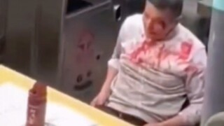 الطاوية عميقةٌ جدًا. يُمكنهم أن يُهزموا بعضهم بعضًا حتى الموت بمجرد الجلوس في أماكنهم.