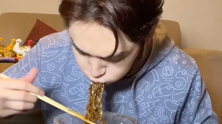 【Wang Duo】Pertanyaan: Sudahkah aku makan burger dari rumahmu?