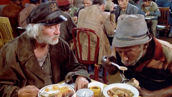 Dua miliarder beradu taruhan: selama satu bulan mereka akan menyamar sebagai pengemis di kawasan kum