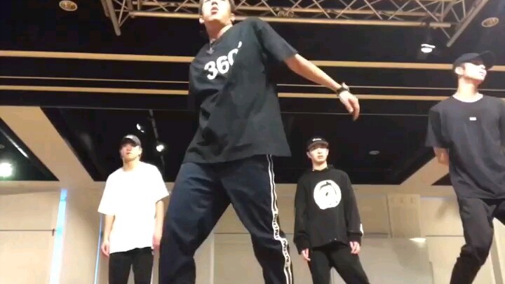 【FANTASTICS】เพอร์เต้นรำท่ามกลางสายตาผู้คน