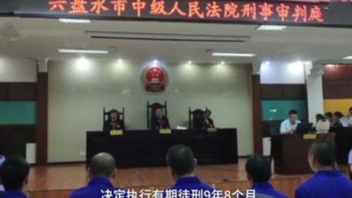 القاضي: أحكم عليك بـ9 سنوات و8 أشهر. الرجل: أرجوك احكم 10 سنوات ليصير الرقم مستديراً!