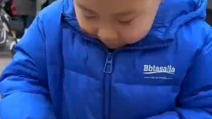 “Shandong” — Today, the kid insisted on being picked up from school by Mom. As soon as class was ove