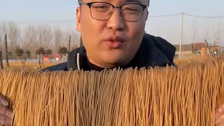 你不必嫌弃我的红薯粉不干净，因为它根本不会上你的餐桌 #红薯淀粉 #手艺人 #手工 #城巴佬