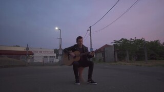 Guitar chơi "Alone", một bài hát thần thánh khác của Alan Walker sau Faded