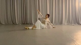 Tari Klasik Harbin "Bunga Berbunga"