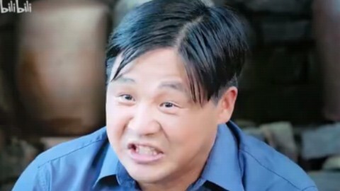 Petani membuat minuman beralkohol dari sisa-sisa ubi jalar, tak disangka rasanya sangat enak, dan pa