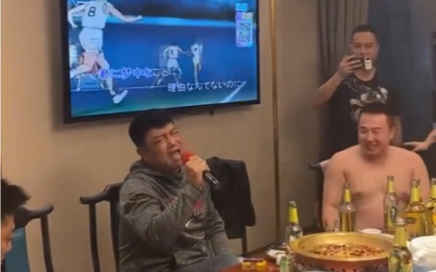 لحظة يصدح فيها الموسيقى، تعود كل لحظات الشباب إلى الحياة! (سلة سماوية: حتى نهاية العالم)