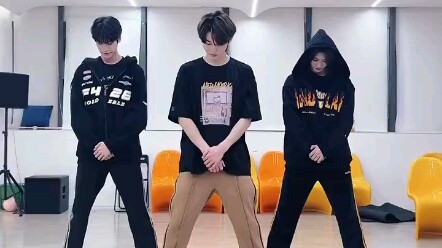 Yuehua’s new boy group Boyhood covers Stray Kids’ “CASE143”