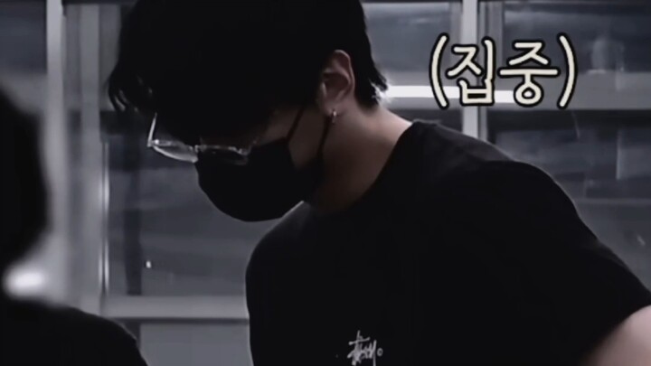 Study Group | Even someone wearing glasses might be “Pee Hanwoo” when they’re fighting.