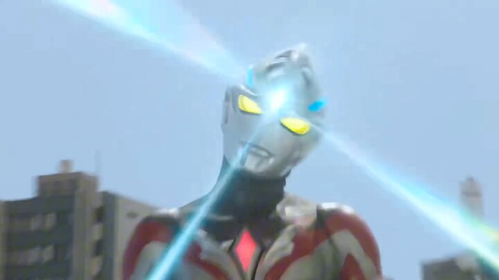 The red light will automatically trigger the swinging fist of Ultraman Ake