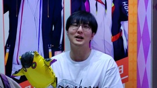 给瓶皇看他帅照，他燃烧了我的梦