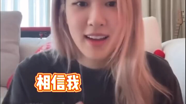 Khi Rosé (Blackpink) nghe tin cặp fan từng cầu hôn nhau trên sân khấu concert giờ đã chia tay, phản 