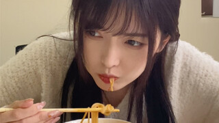 You guys bear witness for me! She wanted to eat it herself!