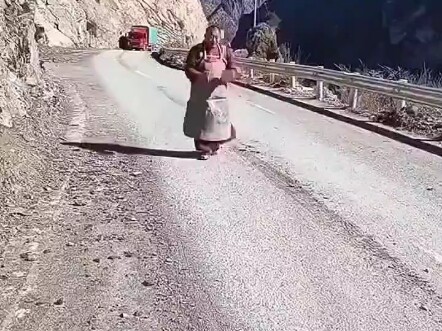 พระพุทธเจ้า: ข้าขอดูหน่อยว่าข้อมูลของใครกำลังผิดปกติอีกแล้ว