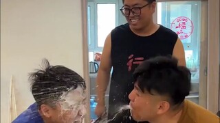 憋笑挑战再次来袭，反击战立刻拉响，全程爆笑不断