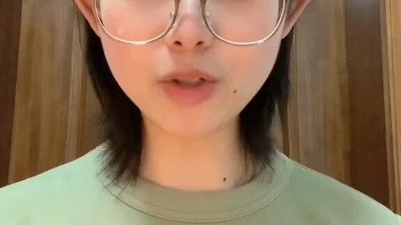 สาวน้อยพันเปลี่ยน |  คิดท่าเซ็กซี่อีกแล้ว