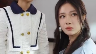 CEO cantik itu mendengar suara putrinya yang berpisah enam tahun