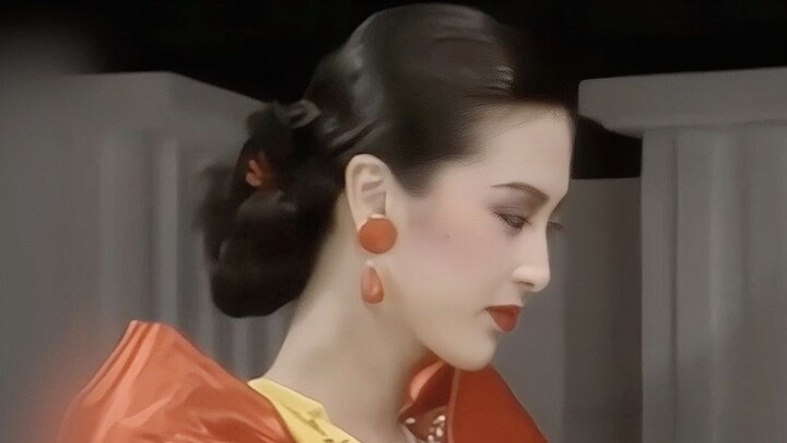 Real beauties aren’t scared of the “Great Light” look at all! Back in the day, this was a super comm