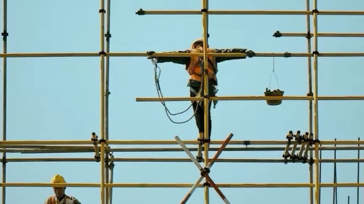 เจ้าหน้าที่รักษาความปลอดภัย: พวกคุณมีคนหนึ่งที่หักหลังฉัน