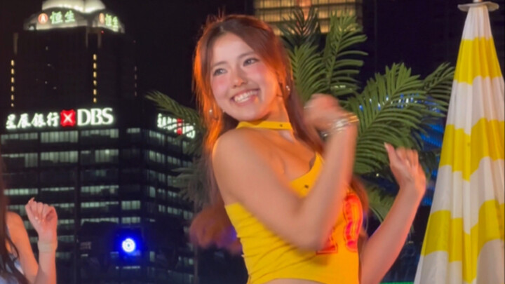 Who can resist laughing while dancing to Shake It? | SISTAR - Shake It Roadshow: Hyolyn's Candid Sho