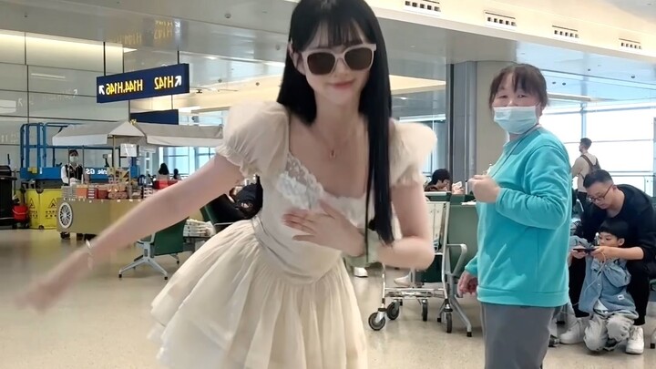 If we don’t take off soon, I’m gonna have to start dancing? (It’d be so embarrassing if I couldn’t k