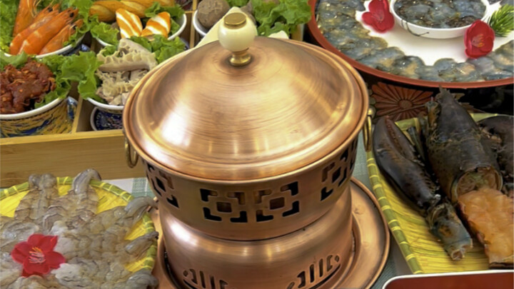 Tan làm về nhà ăn lẩu