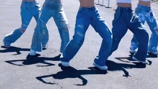【ITZY】Ketika bayangan muncul di tantangan dance CAKE...hahahaha