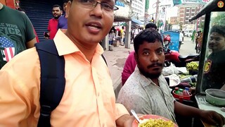 Món ăn vặt ở đường phố Ấn Độ .