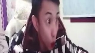 《咦》《呜》《哇》