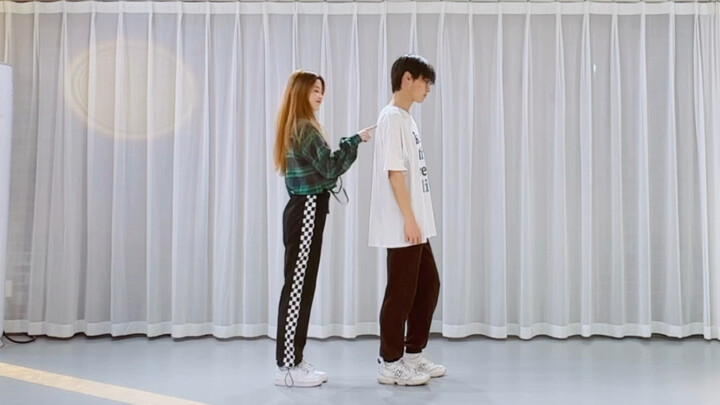 Girls-GEE Pas de deux phiên bản luyện tập