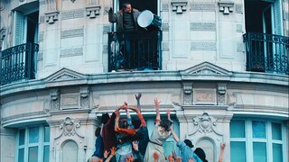 Man Wakes Up To A Zombie Apocalypse And Is Barricaded Inside His Apartment