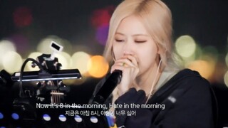 "GONE" versi live di pinggir pantai dari ROSÉ