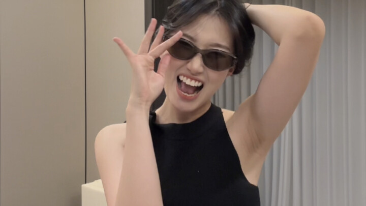 Hỏng việc, mai chơi gì đây? Vừa nghèo lại còn thích làm màu!