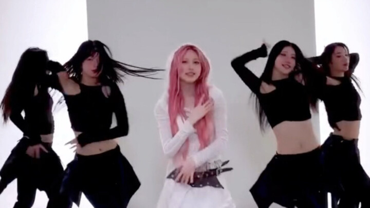 [Golden Autumn] 𝒪𝒹𝒹 🤍💫 Goddess | Official Twitter Update 260225