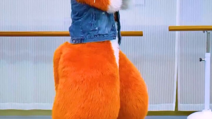 This may be the most outrageous Dabai execution song you have ever seen... [Rui Shou Dance Growth Di