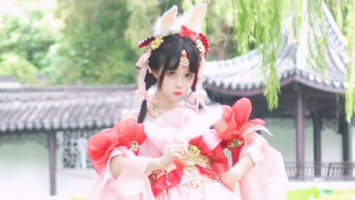 这是什么？兔兔鞋？踩一脚！