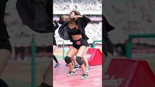 현역 최고참 치어리더의 놀라운 퍼포먼스 배수현 #치어리더 #직캠 #cheerleader