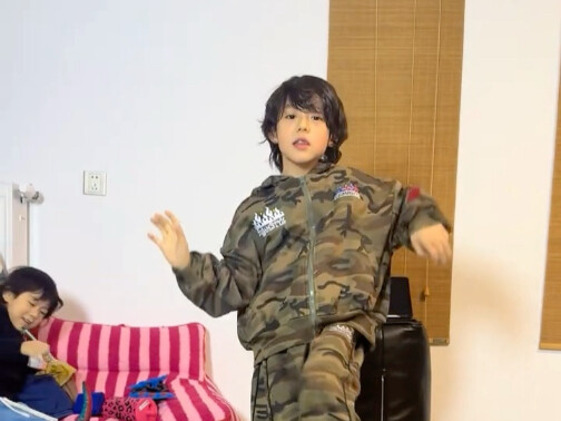 Freestyle hiphop Nono yang berusia tujuh tahun. Baru belajar hiphop selama satu setengah tahun, tapi