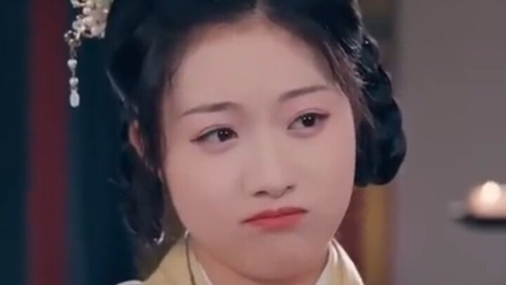 SEMUA ORANG MELONGO KETIKA WAJAH IMUT KU DI LIATIN tersebut