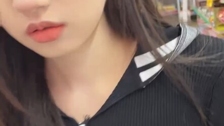 Tôi có gì để cô ấy nắm được đâu?