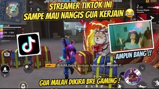 PRANK MASUK COSTUM ROOM STREAMER TIKTOK MALAH DIKIRA BRE GAMING😂