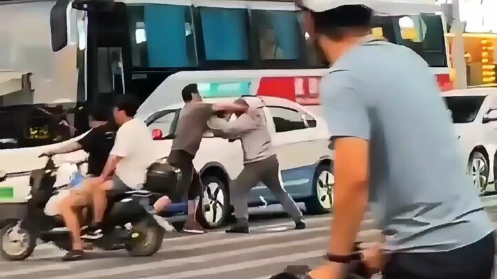 Thị trấn Ngựa Vằn Võ thuật Tự do